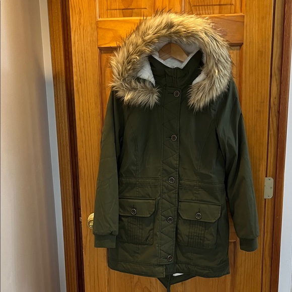 Hollister Olive Parka with Faux Fur Trim - Picture 10 of 13